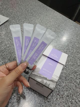 프롬노시베_이너뷰티 올데이 리지 스틱 — 4점을 준 리뷰어가 2021년 8월 올린 사용 사진
