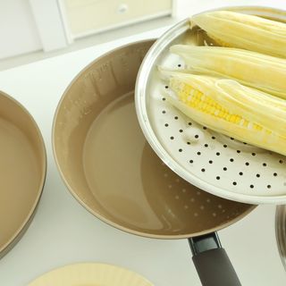 모멘토 마론 프라이팬 26cm 3종 (26cm팬/26cm웍팬/호환 스티머+돔뚜껑) — 5점을 준 리뷰어가 2022년 9월 올린 사용 사진