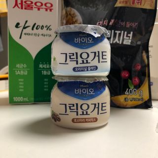 매일바이오 그릭요거트 오리지널 플레인 4개, 로스터리 커피믹스 4개 — 2.5점을 준 리뷰어가 2021년 12월 올린 사용 사진
