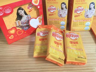 [광동제약] 비타500데일리스틱 제니 에디션60포&굿즈3종 — 5점을 준 리뷰어가 2021년 10월 올린 사용 사진