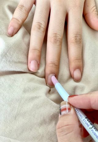 1+2 뷰젤 매직케어 손톱영양제+스톤푸셔+코인타올 셀프 네일케어 — 5점을 준 리뷰어가 2022년 10월 올린 사용 사진