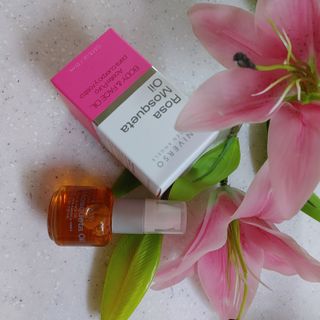 유니베르소 로즈힙 오일 15ml — 5점을 준 리뷰어가 2021년 7월 올린 사용 사진