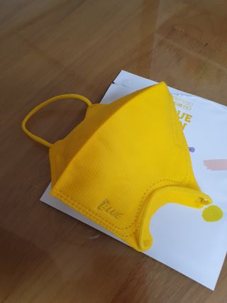[블루 본 아이노우] 유아용 컬러마스크 40 PCS SET 2중 택 1 — 5점을 준 리뷰어가 2021년 4월 올린 사용 사진
