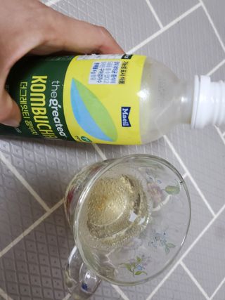 더그레잇티 콤부차 [매일유업] 더그레잇티 44kcal 콤부차 300ml *12개입 (오리지널 6개+베리리치 6개) — 5점을 준 리뷰어가 2023년 7월 올린 사용 사진