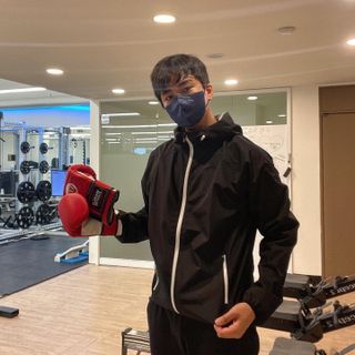 크노텐 후디집업자켓(다이어트땀복) — 5점을 준 리뷰어가 2022년 5월 올린 사용 사진