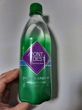 몽베스트 Montbest with Sparkling water Plain 20병 — 5점을 준 리뷰어가 2021년 10월 올린 사용 사진