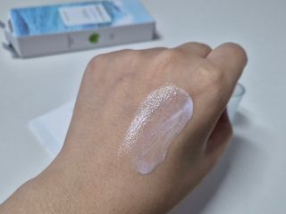 [스킨1004] 마다가스카르 센텔라 히알루-시카 워터핏 선세럼 50ml — 5점을 준 리뷰어가 2024년 5월 올린 사용 사진