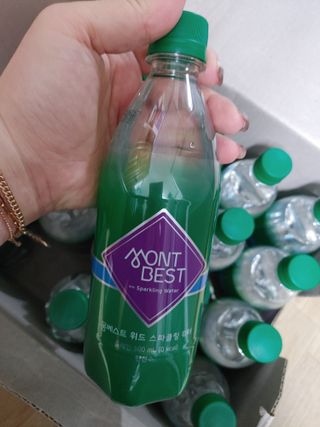 몽베스트 Montbest with Sparkling water Plain 20병 — 5점을 준 리뷰어가 2021년 10월 올린 사용 사진