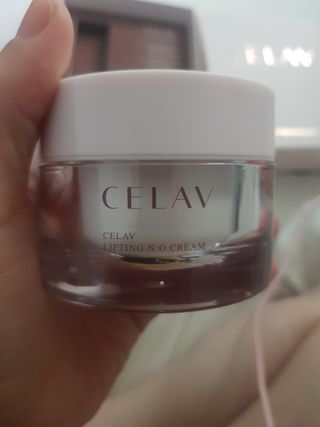 프리마인 바르기만 하면 철벽 스킨케어+24시간 마스크팩 효과. 셀라브 리제너레이팅 시스템 부스터+크림 세트 — 5점을 준 리뷰어가 2023년 6월 올린 사용 사진