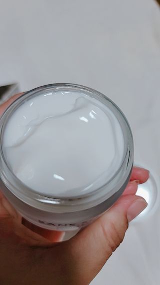 산수시 아쿠아 베네핏 24h 수부지 물광 속건조 수분크림 50ml — 5점을 준 리뷰어가 2021년 7월 올린 사용 사진