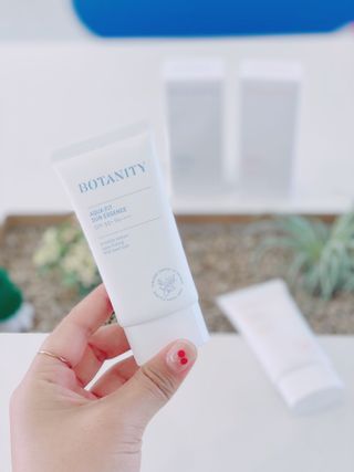 보타니티 촉촉수분자차 아쿠아핏 선 에센스 50ml + 보송톤업자차 징크 선 로션 50ml SPF50+ PA++++ (4/25) — 5점을 준 리뷰어가 2022년 5월 올린 사용 사진