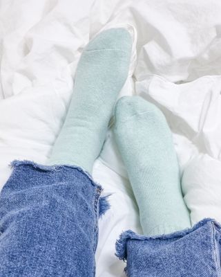 [사이즈가 있는 양말 필로이]여자 순면 통파일 꿀잠 수면 양말【 S, M, L 】3가지 사이즈_컬러 랜덤 3족 — 5점을 준 리뷰어가 2022년 10월 올린 사용 사진
