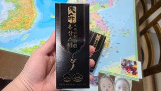헬스업_천명진프리미엄홍삼스틱_10ml x 30포 — 5점을 준 리뷰어가 2021년 2월 올린 사용 사진