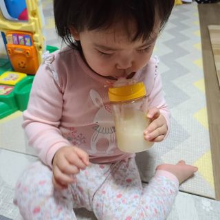 유비맘 PPSU 젖병 노꼭지_200ml_컬러 랜덤 발송 — 4.5점을 준 리뷰어가 2021년 1월 올린 사용 사진