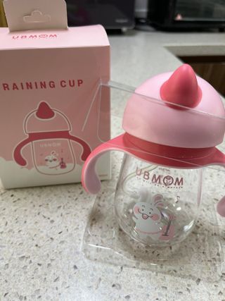 유비맘 트라이탄 코니빨대컵_컬러 랜덤 발송 — 5점을 준 리뷰어가 2021년 3월 올린 사용 사진