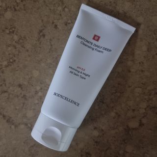 바디셀런스 벤토나이트 데일리 약산성 딥클렌징폼 120ml — 5점을 준 리뷰어가 2021년 12월 올린 사용 사진