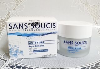 산수시 아쿠아 베네핏 24h 수부지 물광 속건조 수분크림 50ml — 5점을 준 리뷰어가 2021년 6월 올린 사용 사진