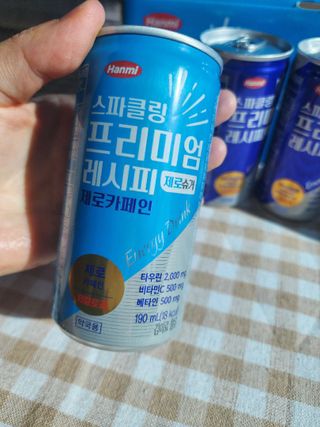 한미사이언스 [한미] 스파클링 프리미엄 레시피 (카페인, 제로카페인 2종)각5개총10개제공 — 5점을 준 리뷰어가 2025년 2월 올린 사용 사진