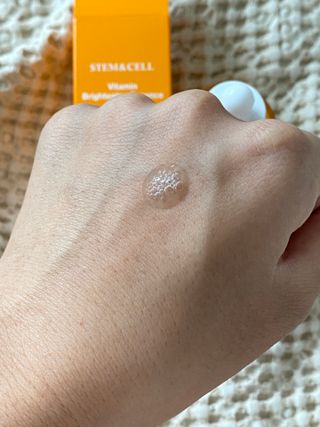 체르엠 스템앤셀 비타민 브라이트닝 에센스 30ml 1개 — 4.5점을 준 리뷰어가 2021년 9월 올린 사용 사진