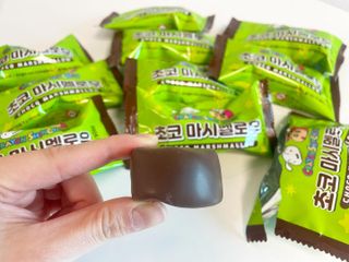 (주) 피치코리아 짱구 초코마시멜로우 X 10개입 — 5점을 준 리뷰어가 2023년 3월 올린 사용 사진