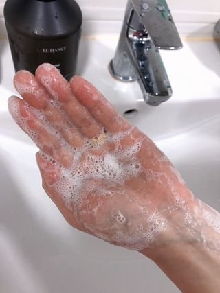 르핸스 퍼포밍 5 샴푸 비반트 포렛/베티버 포그 — 3점을 준 리뷰어가 2023년 2월 올린 사용 사진