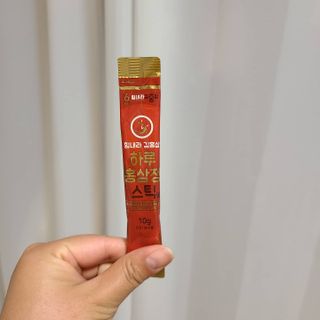 힘내라김홍삼 하루홍삼정스틱 10g x 10포 — 3점을 준 리뷰어가 2021년 5월 올린 사용 사진