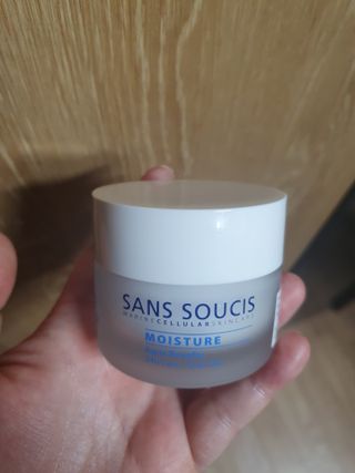 산수시 아쿠아 베네핏 24h 수부지 물광 속건조 수분크림 50ml — 5점을 준 리뷰어가 2021년 7월 올린 사용 사진