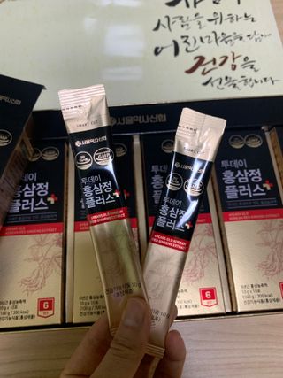 서울약사신협_투데이홍삼정플러스스틱_10g x 60포 — 4.5점을 준 리뷰어가 2021년 7월 올린 사용 사진