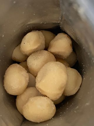 도이퉁 마카다미아 넛 90g  로얄 마카넛 오리지널 쏠트 허니 — 5점을 준 리뷰어가 2021년 3월 올린 사용 사진