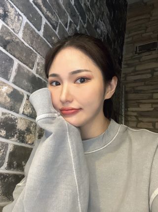 MAPLESYRUPFACTORY 메이플 피그먼트 맨투맨 8.COL — 4점을 준 리뷰어가 2023년 4월 올린 사용 사진