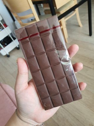당류2g 자일리톨로 단맛을낸 슈카 퓨어비건 무설탕초콜릿 Xucker vegan 2개입 — 5점을 준 리뷰어가 2021년 4월 올린 사용 사진
