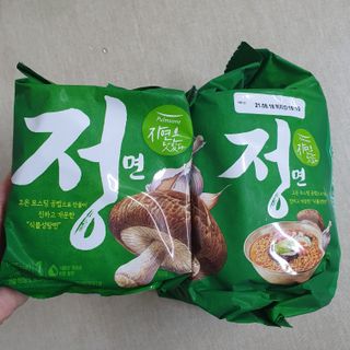 [풀무원] 자연은맛있다 정면, 백면, 홍면  세트 — 5점을 준 리뷰어가 2021년 4월 올린 사용 사진