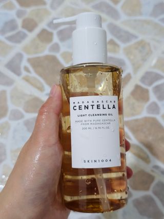 스킨1004 [SKIN1004] 마다가스카르 센텔라 라이트 클렌징 오일 200ml — 4점을 준 리뷰어가 2024년 7월 올린 사용 사진