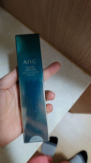 [NEW 탄력유턴 아이크림] AHC 유스 래스팅 리얼 아이크림 포 페이스 — 5점을 준 리뷰어가 2021년 2월 올린 사용 사진
