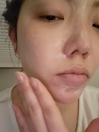 셀프 모이스처라이징 프로텍션 크림 셀프 모이스처라이징 프로텍션크림 — 4점을 준 리뷰어가 2022년 4월 올린 사용 사진
