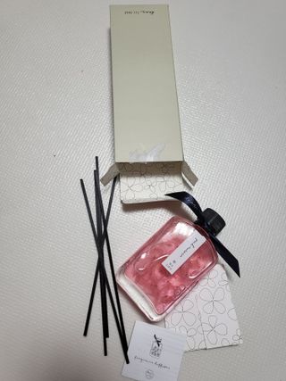 디어포레스트 쁘띠 플라워 디퓨저 시리즈 — 5점을 준 리뷰어가 2022년 7월 올린 사용 사진
