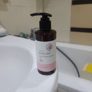 라라로즈데이 시즌2 여성청결제 200ml 아로마 페미민 클렌저, 독일더마인증 — 5점을 준 리뷰어가 2021년 9월 올린 사용 사진