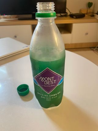 몽베스트 Montbest with Sparkling water Plain 20병 — 5점을 준 리뷰어가 2022년 10월 올린 사용 사진