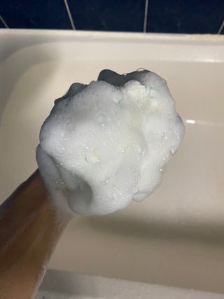 올리브 오일 스킨케어 컴퍼니 [OOSC] 향기로운 보습 로즈 제라늄 바디워시 500ml — 5점을 준 리뷰어가 2021년 5월 올린 사용 사진