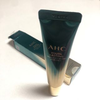 [NEW 탄력유턴 아이크림] AHC 유스 래스팅 리얼 아이크림 포 페이스 — 5점을 준 리뷰어가 2021년 3월 올린 사용 사진
