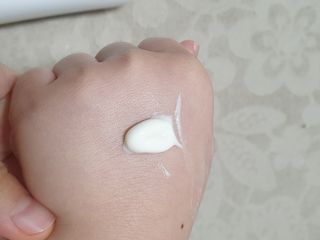 mom e 맘이 내추럴 베이비 케어 샴푸앤바스+로션 — 4점을 준 리뷰어가 2021년 1월 올린 사용 사진
