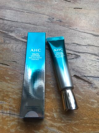 [NEW 탄력유턴 아이크림] AHC 유스 래스팅 리얼 아이크림 포 페이스 — 5점을 준 리뷰어가 2021년 2월 올린 사용 사진