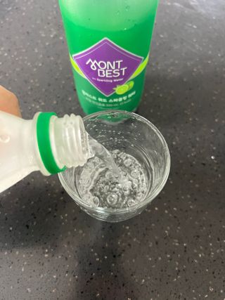 몽베스트 Montbest with Sparkling water Lime20병 — 4.5점을 준 리뷰어가 2022년 6월 올린 사용 사진