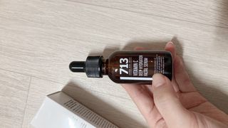 [세븐원쓰리 713] 피부톤을 속부터 밝게 피누스 비타민C 딥 하이드레이션 세럼 — 4.5점을 준 리뷰어가 2021년 11월 올린 사용 사진