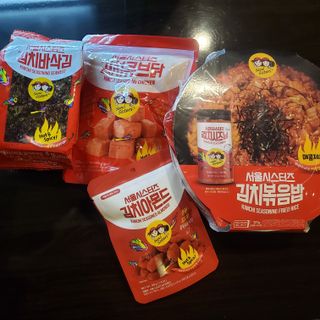 [서울시스터즈] CU 김치 4총사 세트-김치볶음밥, 김치큐브닭, 김치바삭김, 김치아몬드 — 5점을 준 리뷰어가 2021년 10월 올린 사용 사진