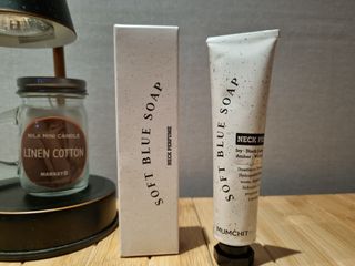 멈칫(MUMCHIT) 넥퍼퓸 NECKPERFUME 2가지 향 — 5점을 준 리뷰어가 2021년 11월 올린 사용 사진