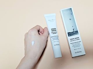 엘리샤코이 유스워터 페이스 앤 아이크림 — 5점을 준 리뷰어가 2021년 10월 올린 사용 사진
