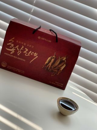서울약사신협_프리미엄 6년근 홍삼진액_70mlx30포 — 5점을 준 리뷰어가 2021년 2월 올린 사용 사진
