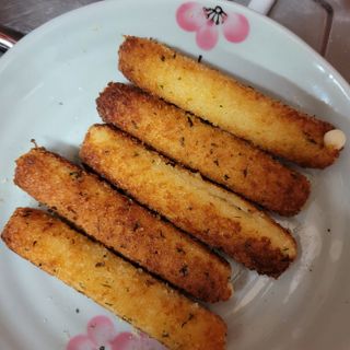 디케이식품(주) 고르곤졸라&모짜렐라 치즈스틱 400g — 5점을 준 리뷰어가 2023년 3월 올린 사용 사진