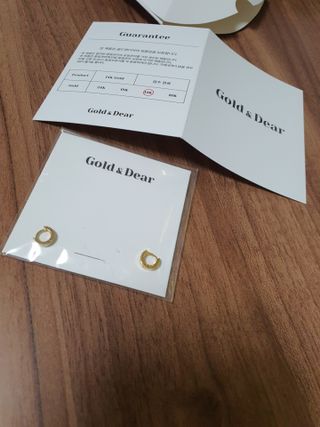 [골드앤디어] 14k 갓성비 귀걸이, 잘 때 껴도 편안한 미니민자원터치 l 5mm l 3color중 택1｜ — 3.5점을 준 리뷰어가 2021년 4월 올린 사용 사진